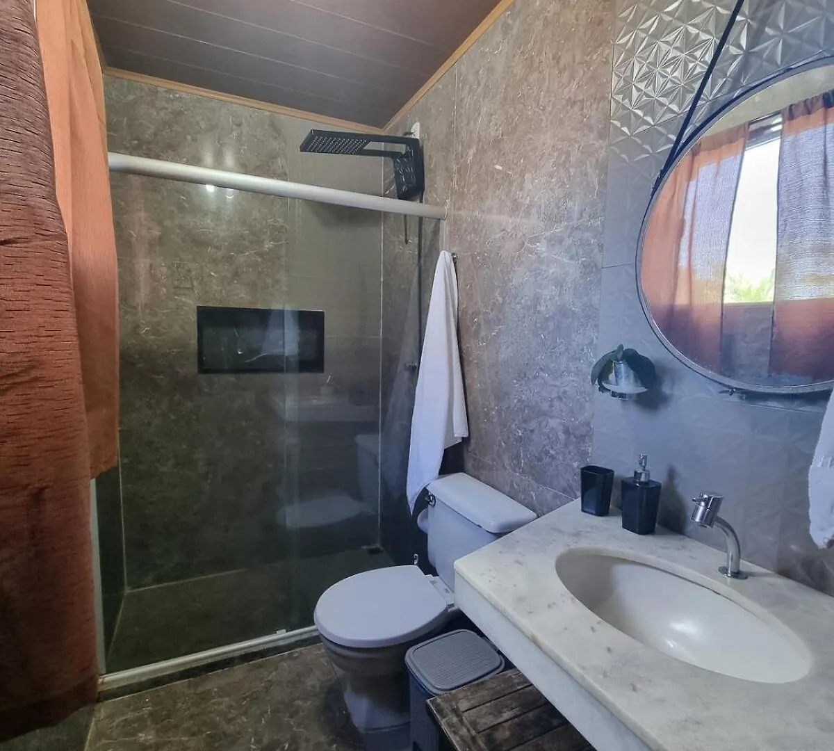 Belissima Casa 2 Suites Beira Mar Em Condominio Com Piscina, Pe Na Areia ポルトセグロ ブラジル