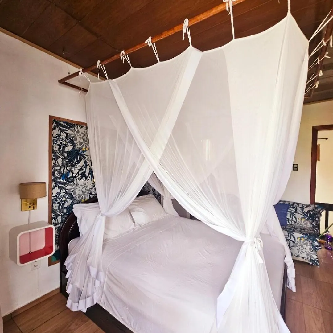 Belissima Casa 2 Suites Beira Mar Em Condominio Com Piscina, Pe Na Areia ポルトセグロ ブラジル
